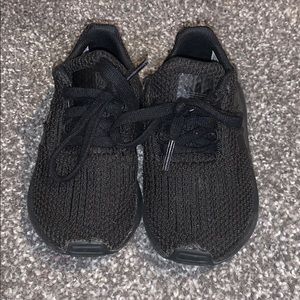 Adidas black tennis shoes size 7K (infant/toddler)